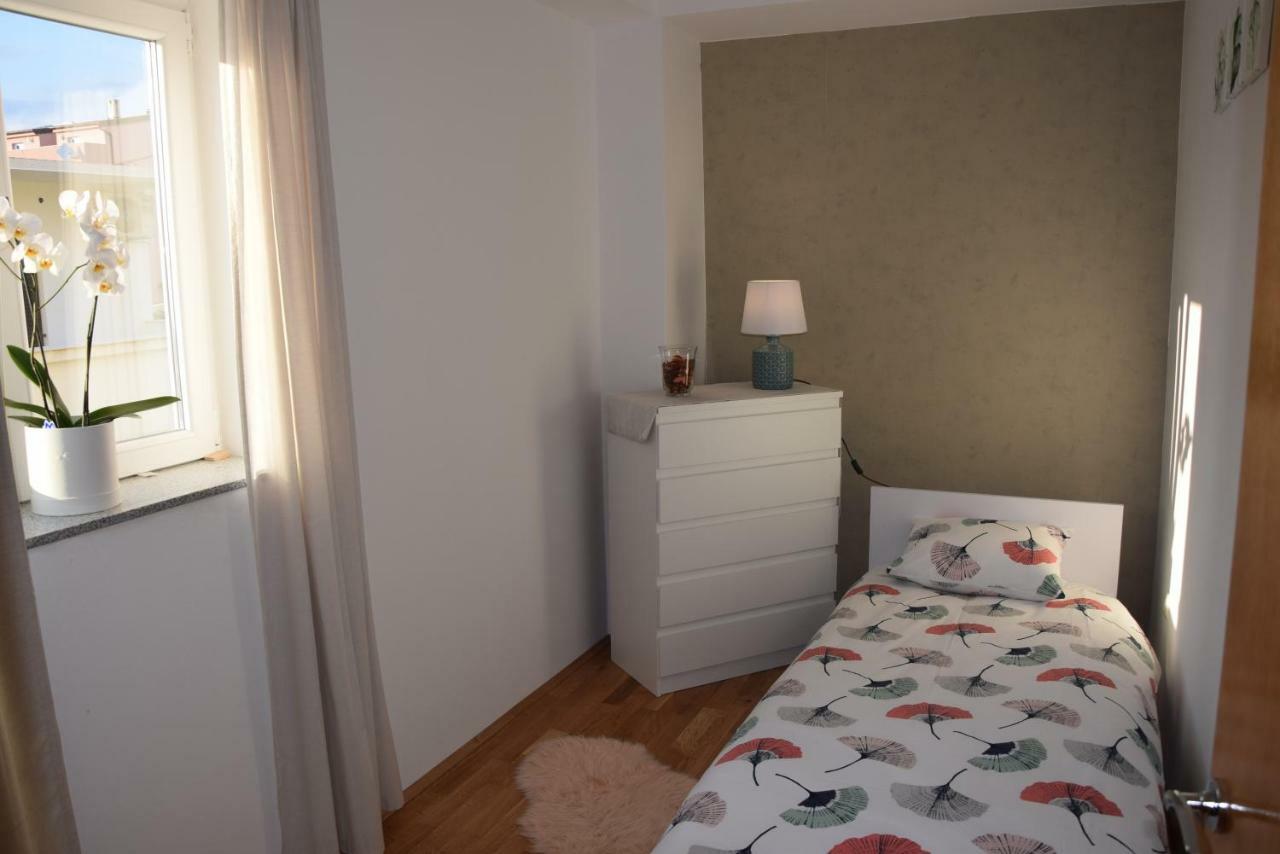 App Lu 5 Apartment Novi Vinodolski Exterior photo